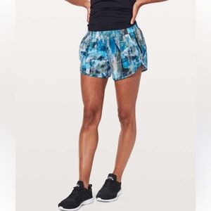 lululemon athletica Women's Tracker Short IV - Blue and White